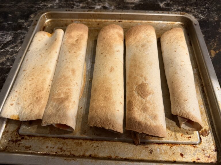 Food Edition: Pizza Rollups